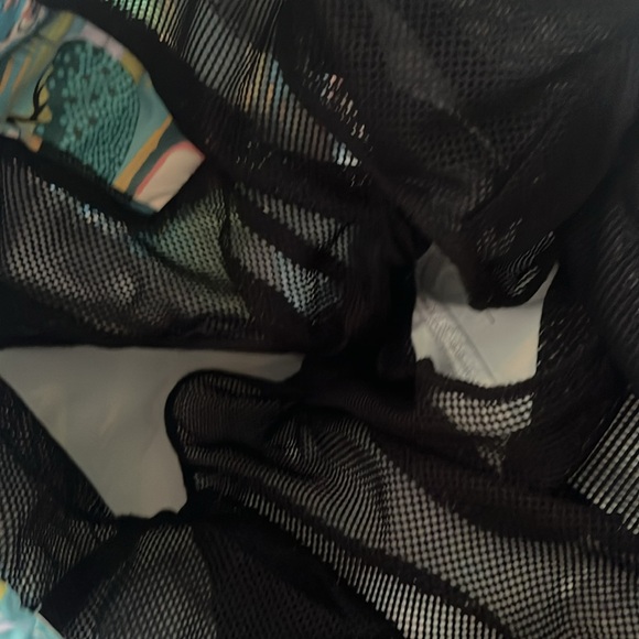 Descendant of Thieves 32  short - Picture 5 of 5